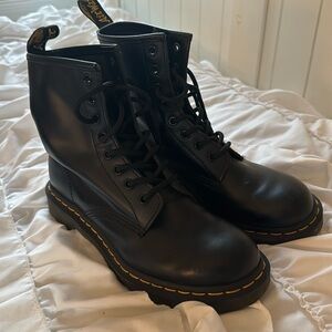 Doc Martens Boots Airwair NWOT never worn